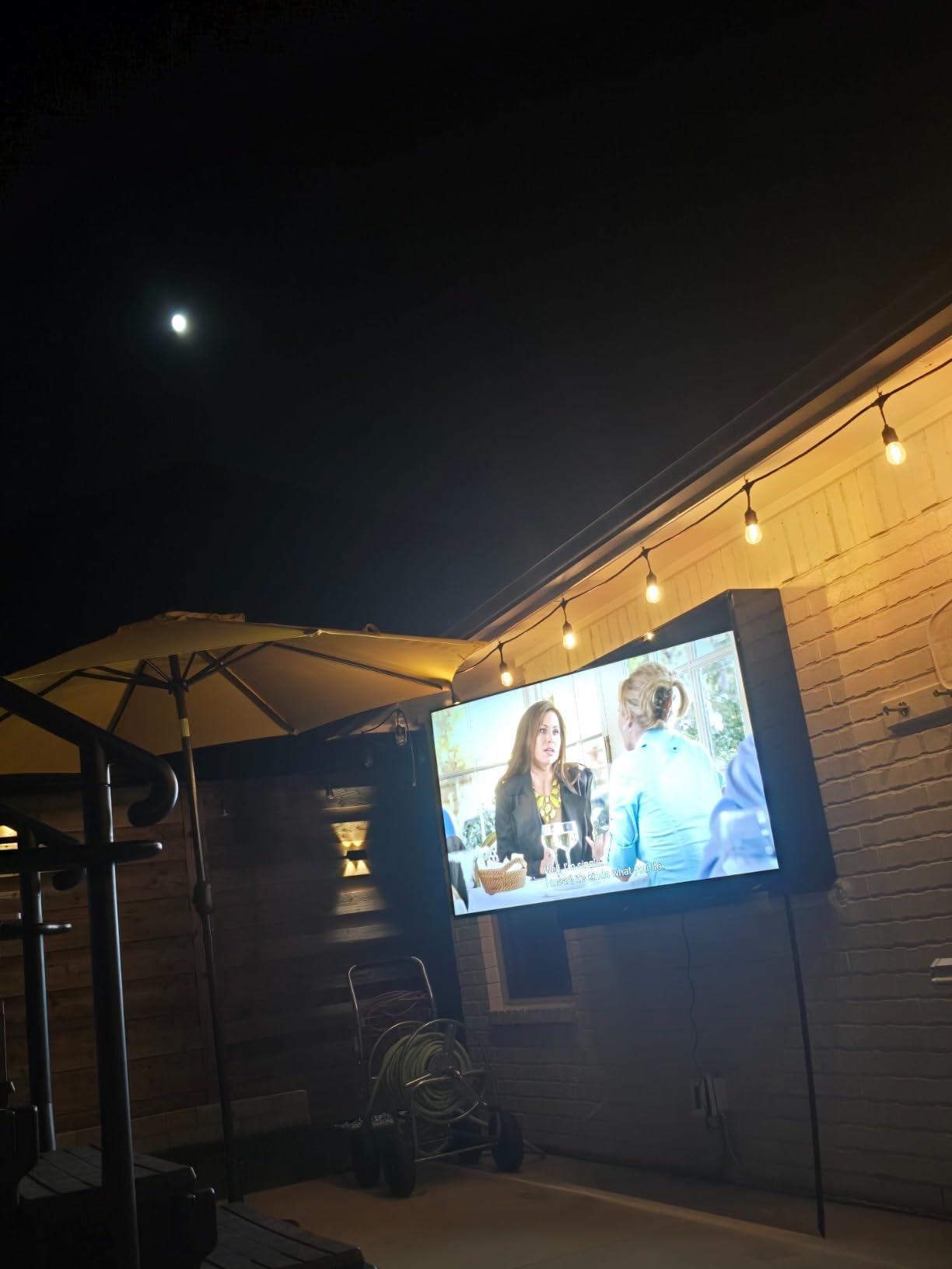 Buy Commercial & Residential Weatherproof Outdoor TV Enclosures ...
